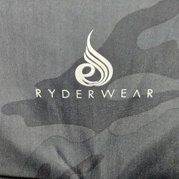 RYDERWEAR Athletic Leggings Scrunch Butt‎ Camo Print Black Womens Size M? - Picture 3 of 9